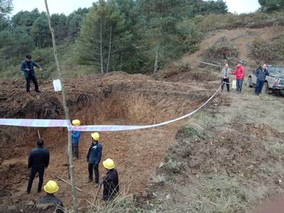 石棉縣水利局對(duì)迎政鄉(xiāng)姜火山水池工程建設(shè)情況進(jìn)行專項(xiàng)檢查